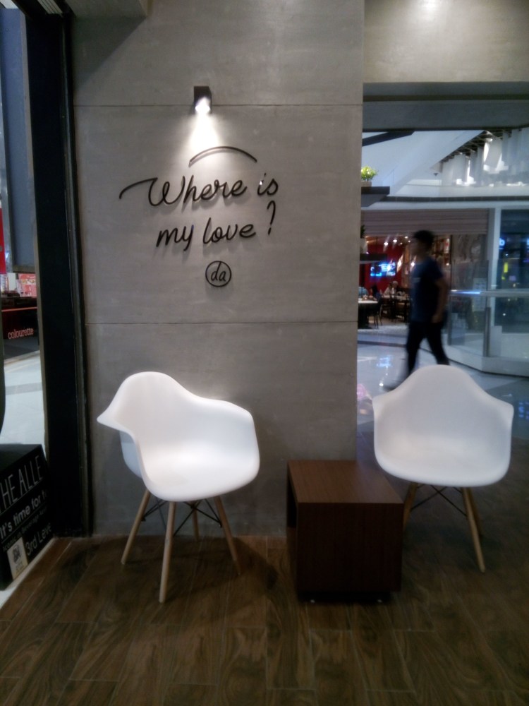 Ambience of The Alley 